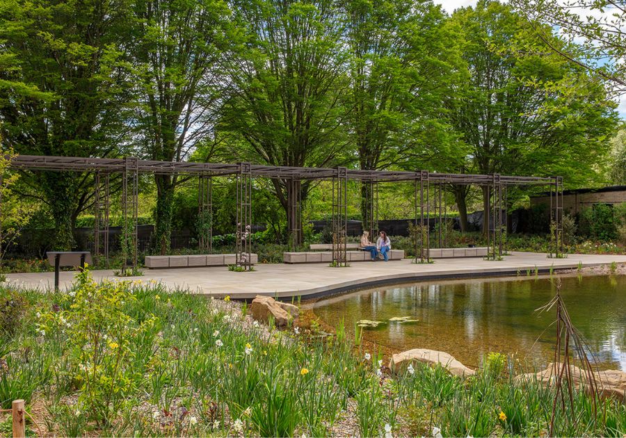 Grădina Queen Elizabeth II Garden din Regent’s Park, Londra, amenajată pentru biodiversitate urbană
