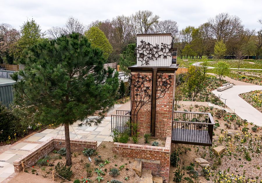 Grădina Queen Elizabeth II Garden din Regent’s Park, Londra, amenajată pentru biodiversitate urbană