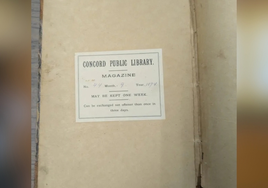 Însemnele Bibliotecii Publice din Concord păstrate în revista împrumutată în 1894